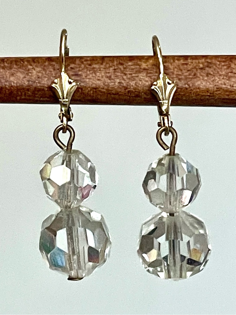 Vintage 1950s Clear Faceted Bead Earrings Gold Old Hollywood Ice Fleur-de-Lis